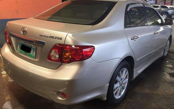 Selling 2nd Hand (Used) Toyota Corolla Altis 2010 in Quezon City-1