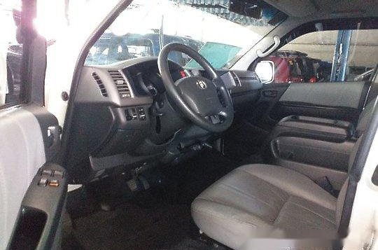 Selling White 2013 Toyota Hiace -4