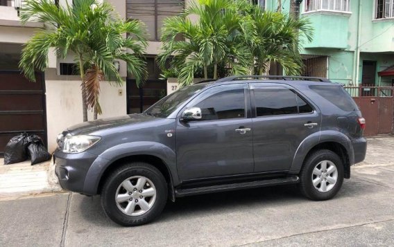 Selling 2nd Hand (Used) 2011 Toyota Fortuner Automatic Diesel in Parañaque-1