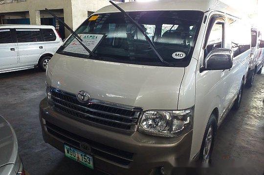 Selling White 2013 Toyota Hiace -3