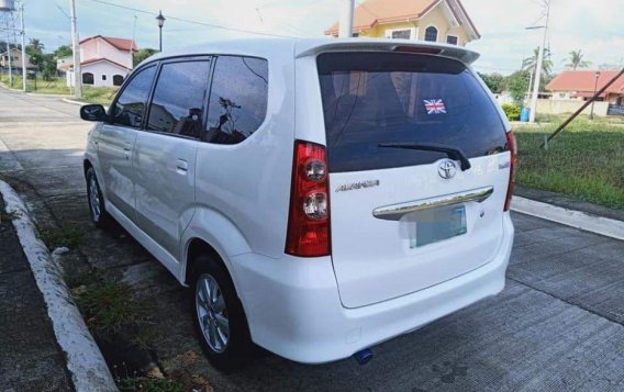 Sell 2nd Hand 2010 Toyota Avanza Manual Gasoline at 100000 in Lipa-3
