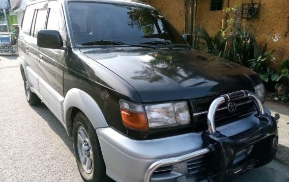 Selling Toyota Revo 2000 Manual Gasoline in Caloocan