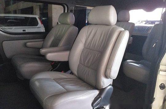 Selling White 2013 Toyota Hiace -6