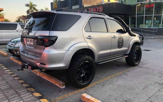 Selling 2nd Hand (Used) 2015 Toyota Fortuner Automatic Diesel in Manila-4