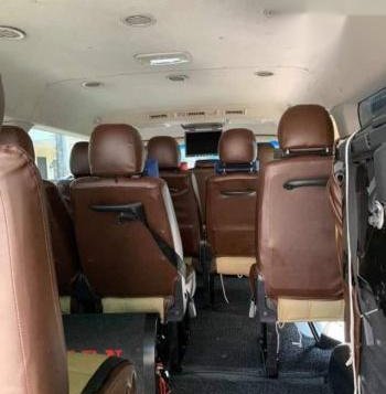 Selling 2nd Hand (Used) Toyota Hiace 2015 in Meycauayan-2