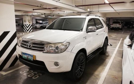 Toyota Fortuner 2010 Automatic Gasoline for sale in Cainta