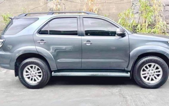 Selling 2nd Hand (Used) Toyota Fortuner 2012 in Quezon City-3