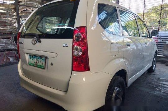 White Toyota Avanza 2009 Manual Gasoline for sale in Quezon City-4