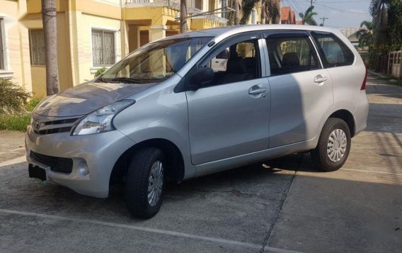 Selling Used Toyota Avanza 2012 in Tarlac City-1