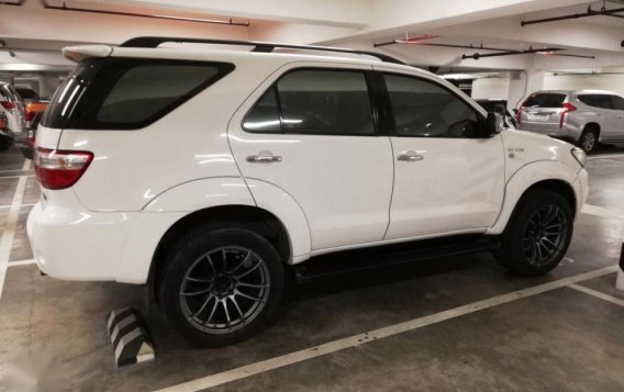 Toyota Fortuner 2010 Automatic Gasoline for sale in Cainta-3