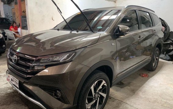 Brown Toyota Rush 2019 for sale Manual-2