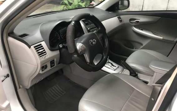 Selling Used Toyota Corolla Altis 2011 in Caloocan