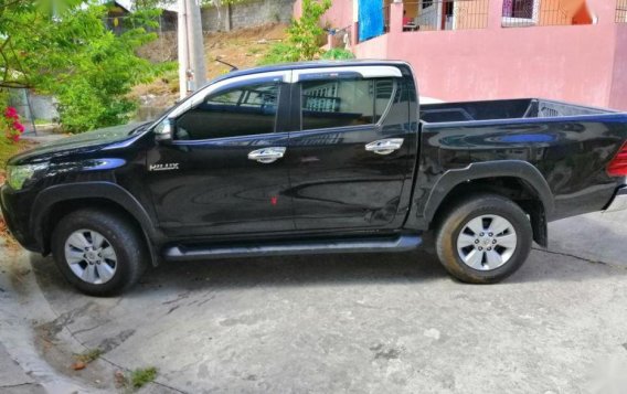 2nd Hand Toyota Hilux 2016 for sale in Lucena-2