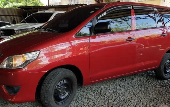 Selling Red Toyota Innova 2016 Manual Diesel at 20000 km in Quezon City-1