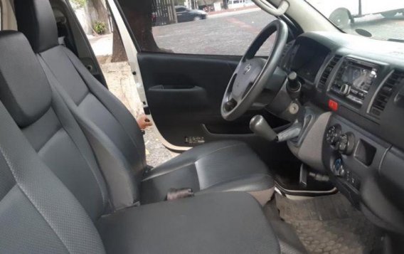 2nd Hand Toyota Hiace 2017 for sale in Quezon City-3