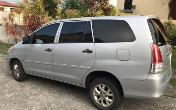 Selling Used Toyota Innova 2009 in Muntinlupa-2