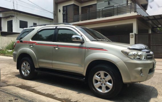 Selling Toyota Fortuner 2011 Manual Diesel in Quezon City-2