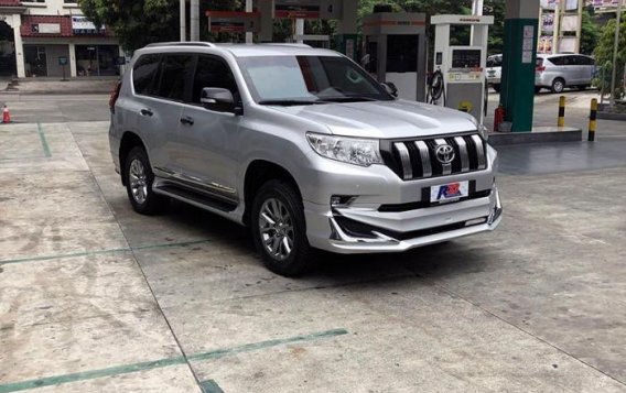 Selling Brand New Toyota Land Cruiser Prado 2019 in Quezon City-2