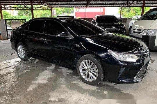 Selling Black 2015 Toyota Camry at 42000 km-1