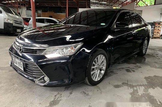 Selling Black 2015 Toyota Camry at 42000 km-2