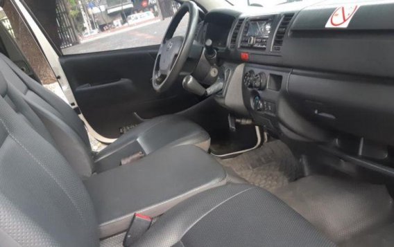 2nd Hand Toyota Hiace 2017 for sale in Quezon City-4