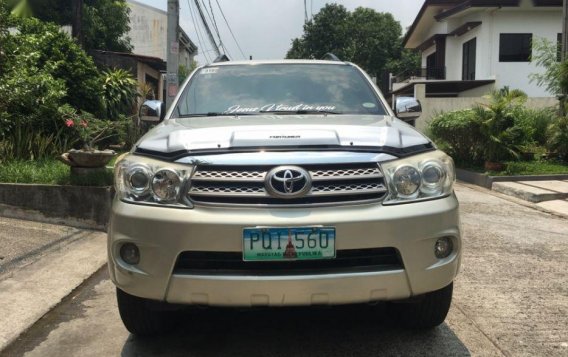 Selling Toyota Fortuner 2011 Manual Diesel in Quezon City-4