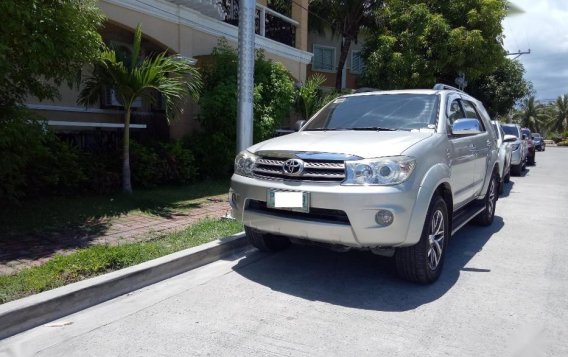 Selling Used Toyota Fortuner 2010 at 70000 km in Pasig-1