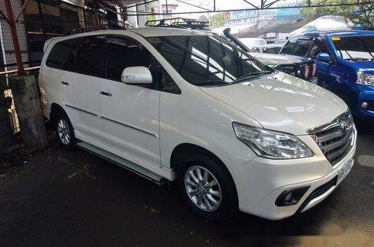 White Toyota Innova 2015 for sale