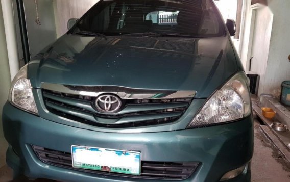 Selling 2nd Hand 2010 Toyota Innova at 70000 km in Bacoor