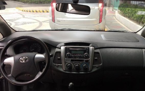 Selling Toyota Innova 2014 Manual Gasoline in Manila-5