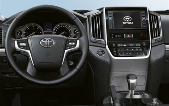 Selling White 2019 Toyota Land Cruiser-5