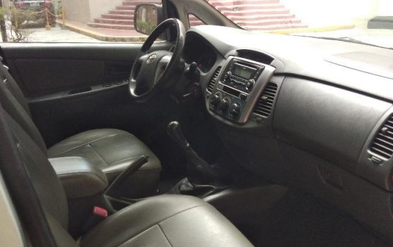 Selling Toyota Innova 2014 Manual Gasoline in Manila-6