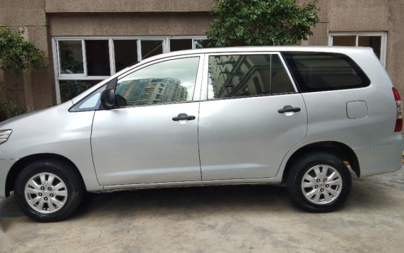 Selling Toyota Innova 2014 Manual Gasoline in Manila-2