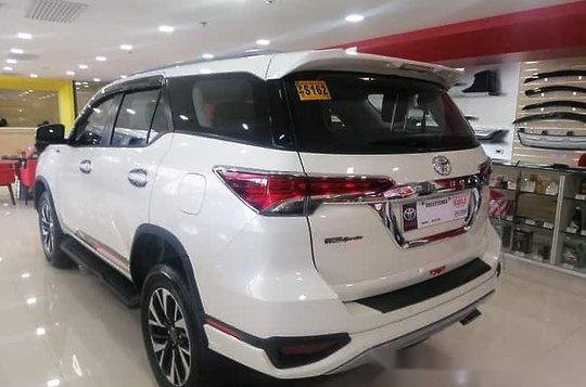 Selling White Toyota Fortuner 2019 -2