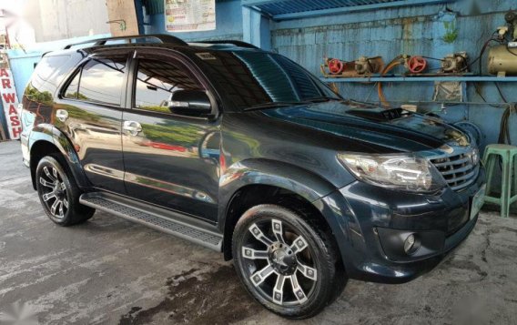 Toyota Fortuner 2013 Automatic Diesel for sale in Quezon City-2