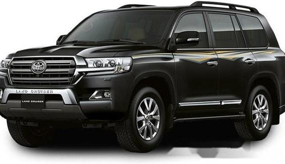 Selling White 2019 Toyota Land Cruiser-3