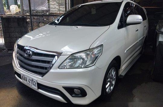 White Toyota Innova 2015 for sale-4