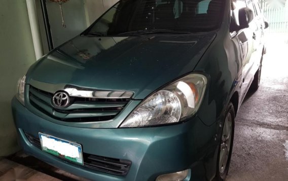 Selling 2nd Hand 2010 Toyota Innova at 70000 km in Bacoor-2