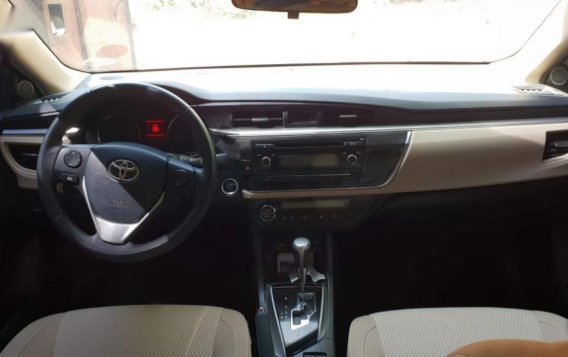 Selling Used Toyota Altis 2014 in Taguig-7