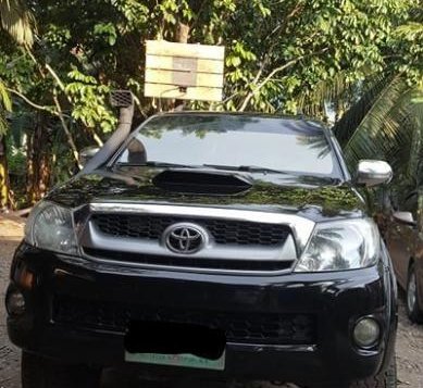 Selling Toyota Hilux 2012 Manual Diesel in Davao City-3