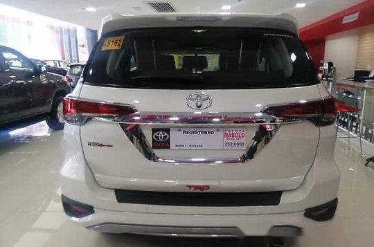 Selling White Toyota Fortuner 2019 -3