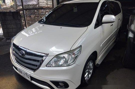 White Toyota Innova 2015 for sale-3