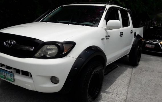 Selling Toyota Hilux 2005 Manual Diesel in Quezon City-3