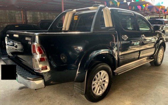 Selling 2nd Hand Toyota Hilux 2014 in Quezon City-4