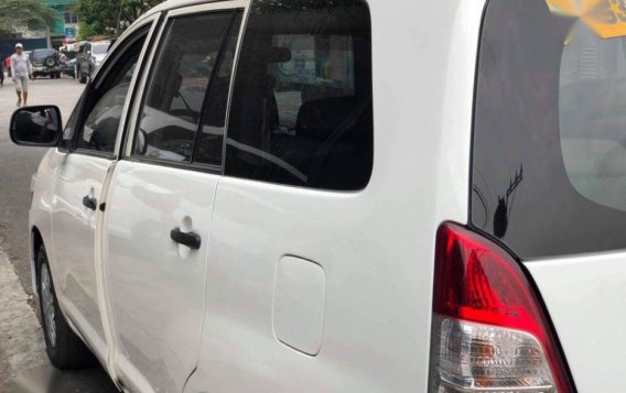 White Toyota Innova 2015 for sale in Quezon City-9