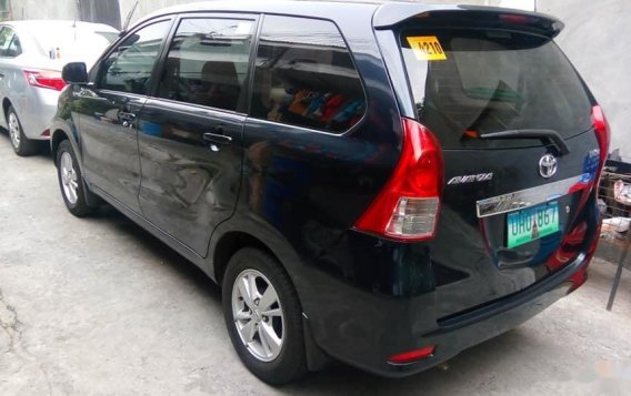 Selling Black Toyota Avanza 2013 Van at Automatic Gasoline -1