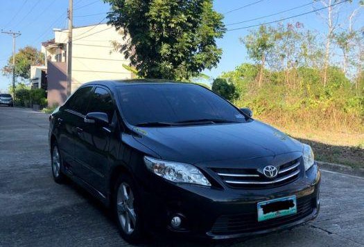 2nd Hand Toyota Altis 2012 Automatic Gasoline for sale in Cebu City-1