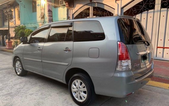 Selling Toyota Innova 2010 at 60000 km in Manila-5