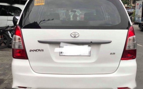 White Toyota Innova 2015 for sale in Quezon City-1