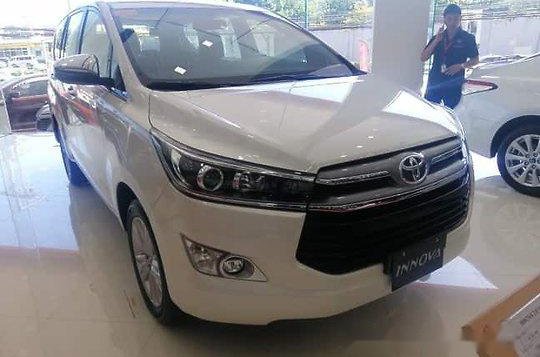 White Toyota Innova 2019 for sale -1